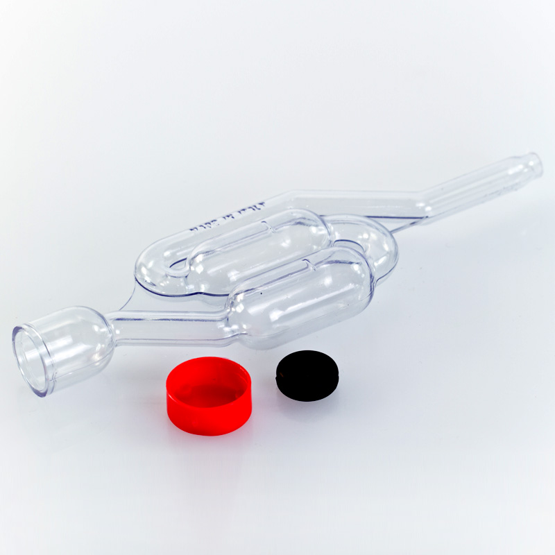 Gärröhrchen aus Kunststoff mit 2 Wasserkammern sowie einer passenden Gummimuffe